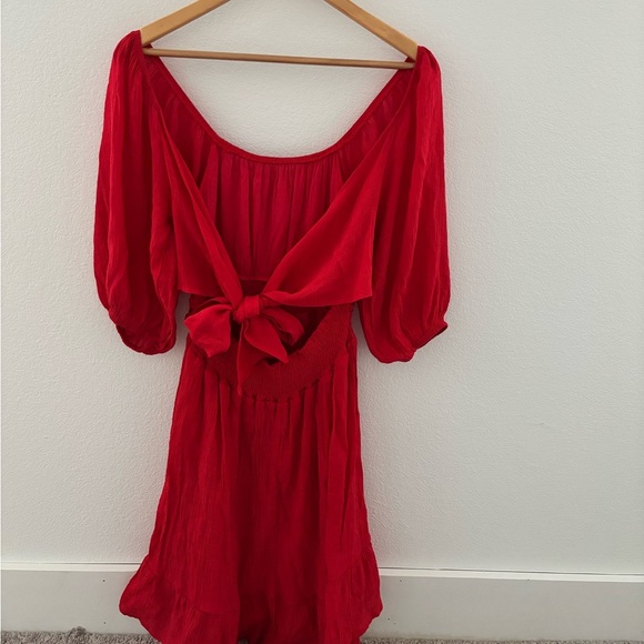 Elegant red mini dress with puff sleeves and tie back size small. - Picture 4 of 4